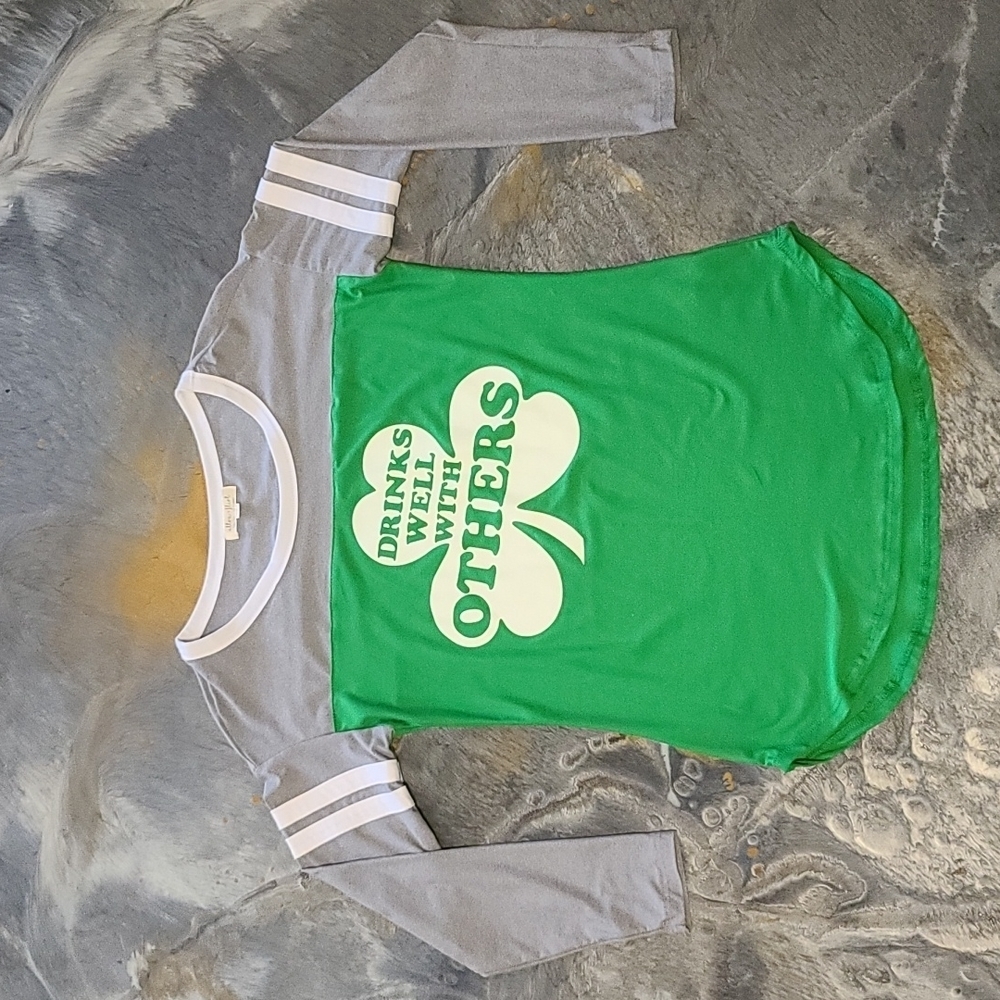 Ultra Flirt Drinks Well With Others. Shamrock Tee. Size Small